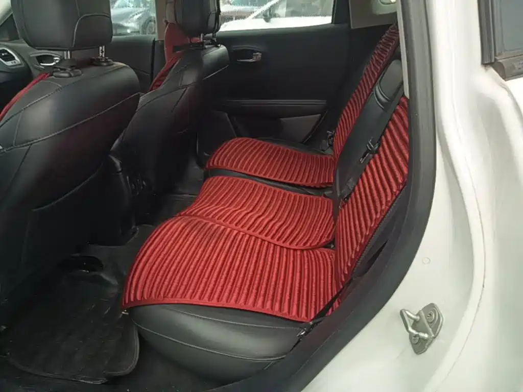 Jeep Compass — фото 17