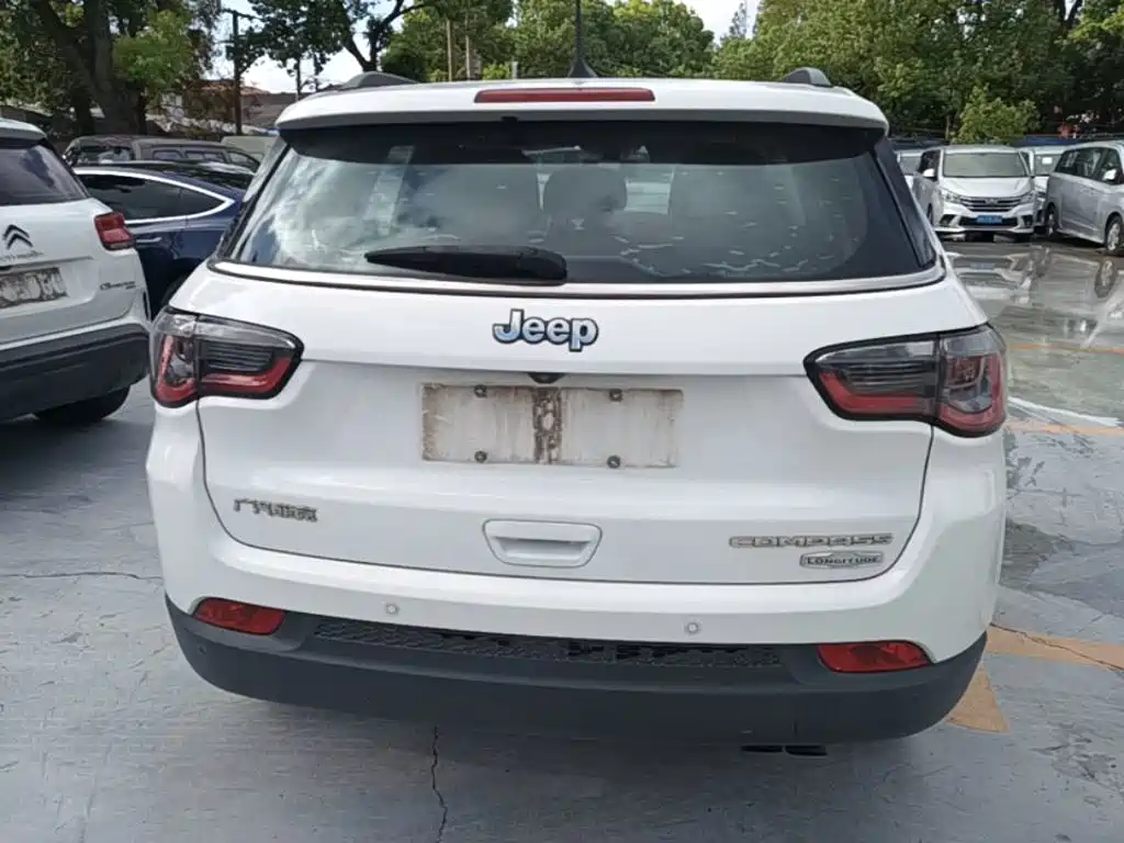Jeep Compass — фото 6