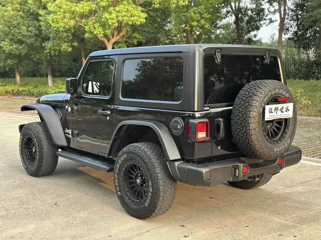 Jeep Wrangler — фото 6