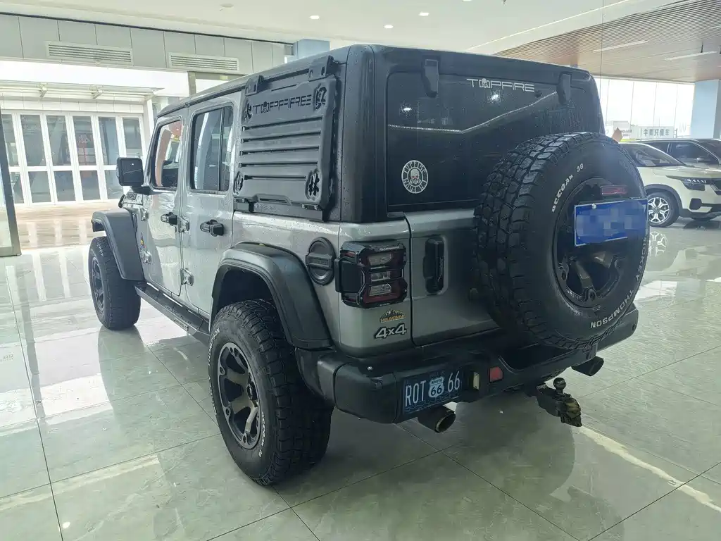 Jeep Wrangler — фото 11