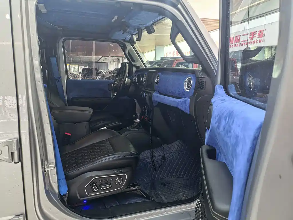 Jeep Wrangler — фото 4