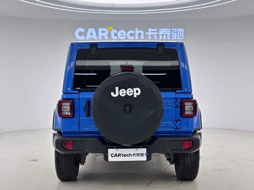 Jeep Wrangler — фото 6