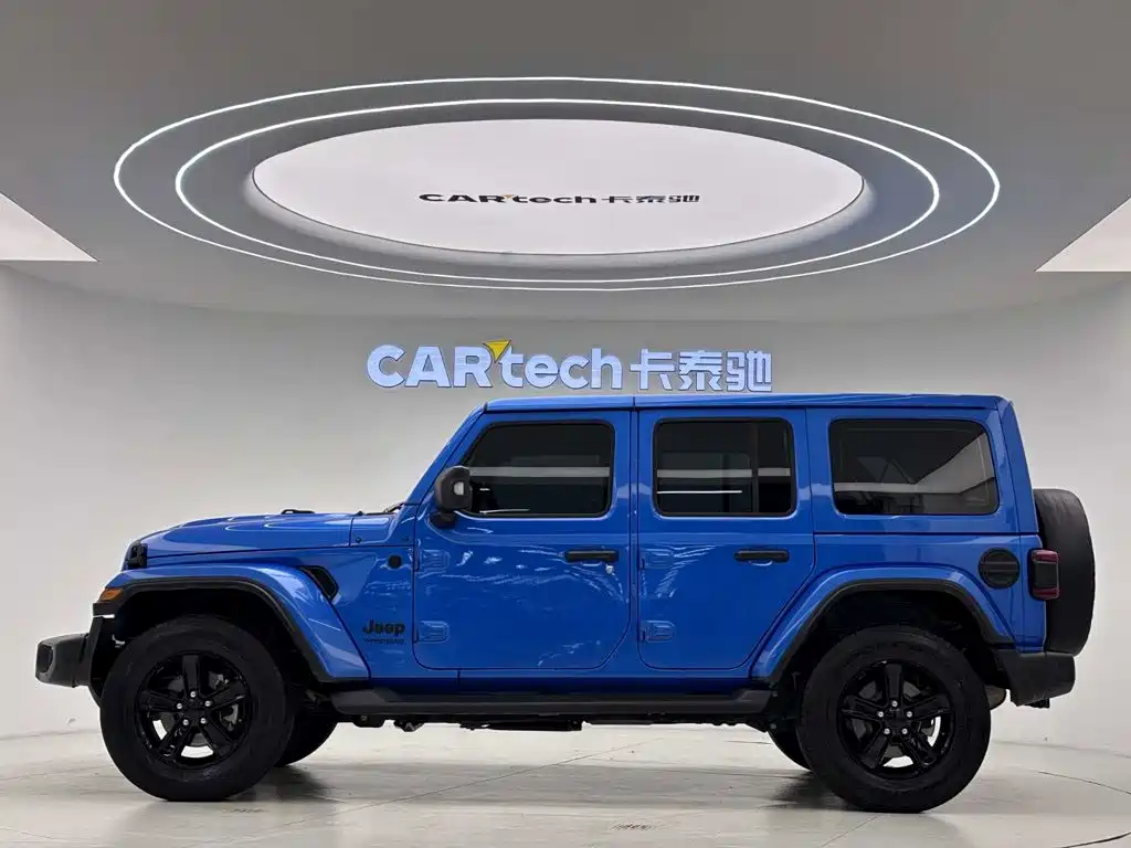 Jeep Wrangler — фото 8