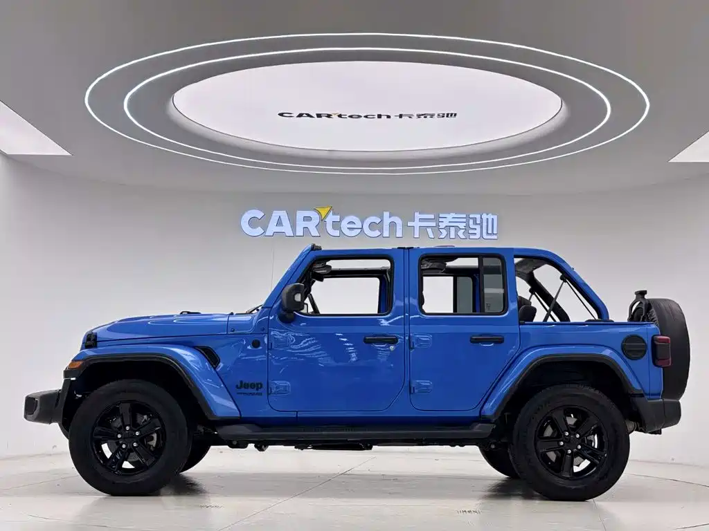 Jeep Wrangler — фото 11