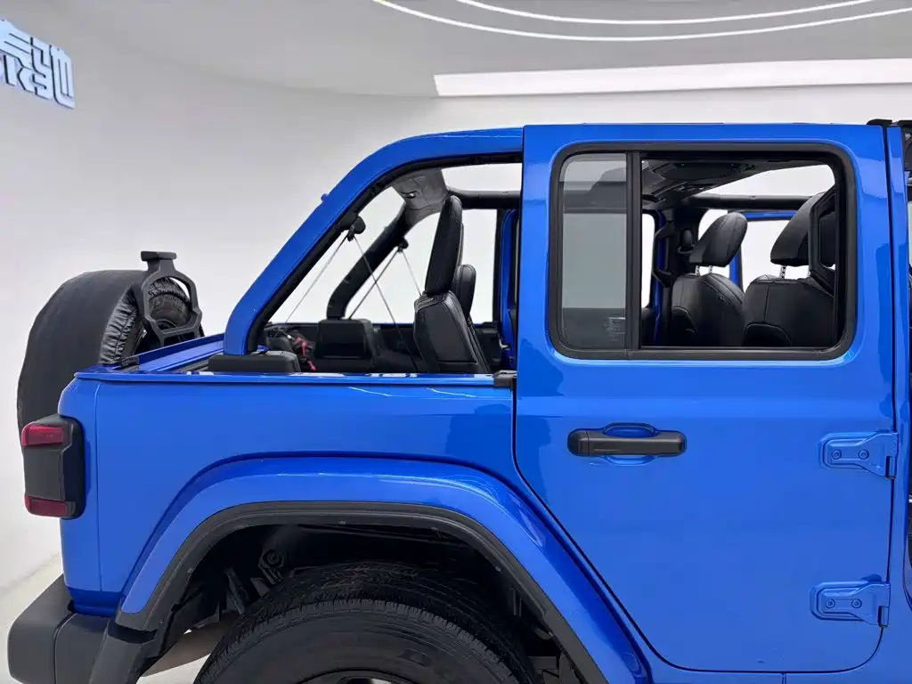 Jeep Wrangler — фото 4