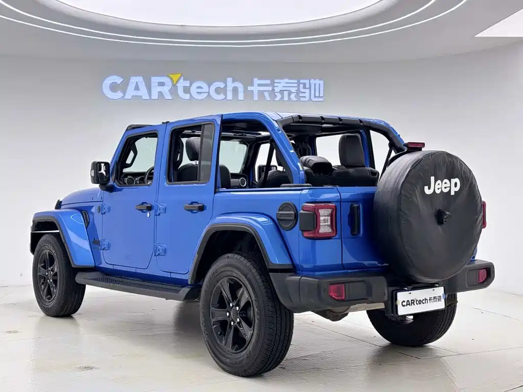 Jeep Wrangler — фото 6