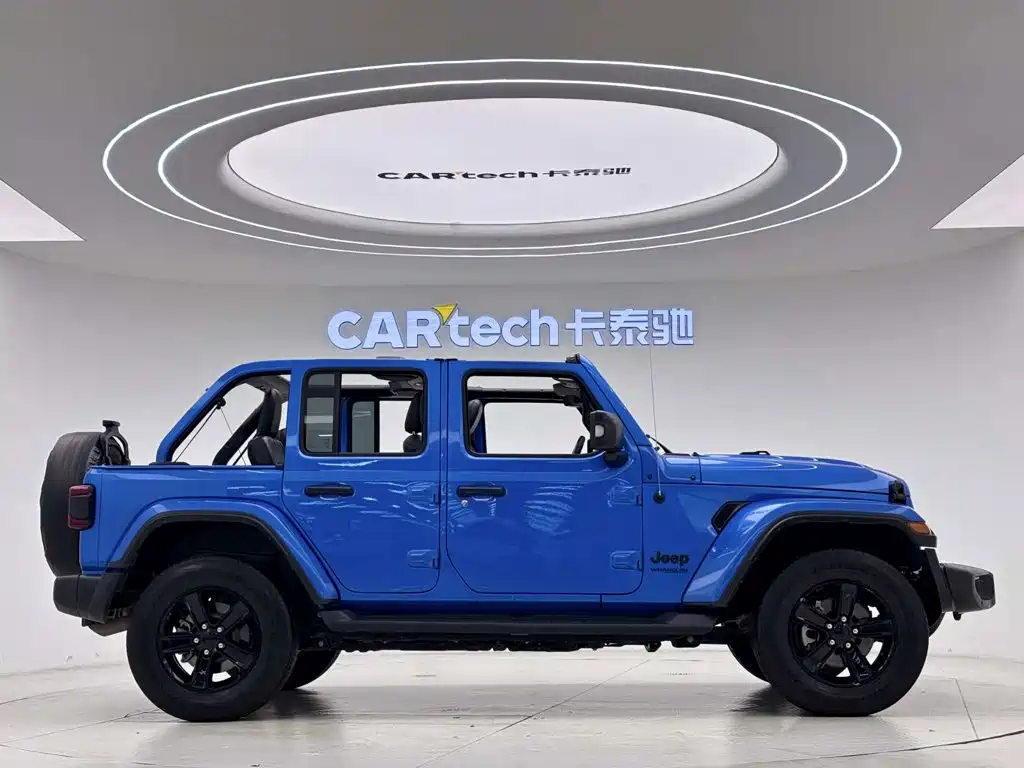 Jeep Wrangler — фото 10