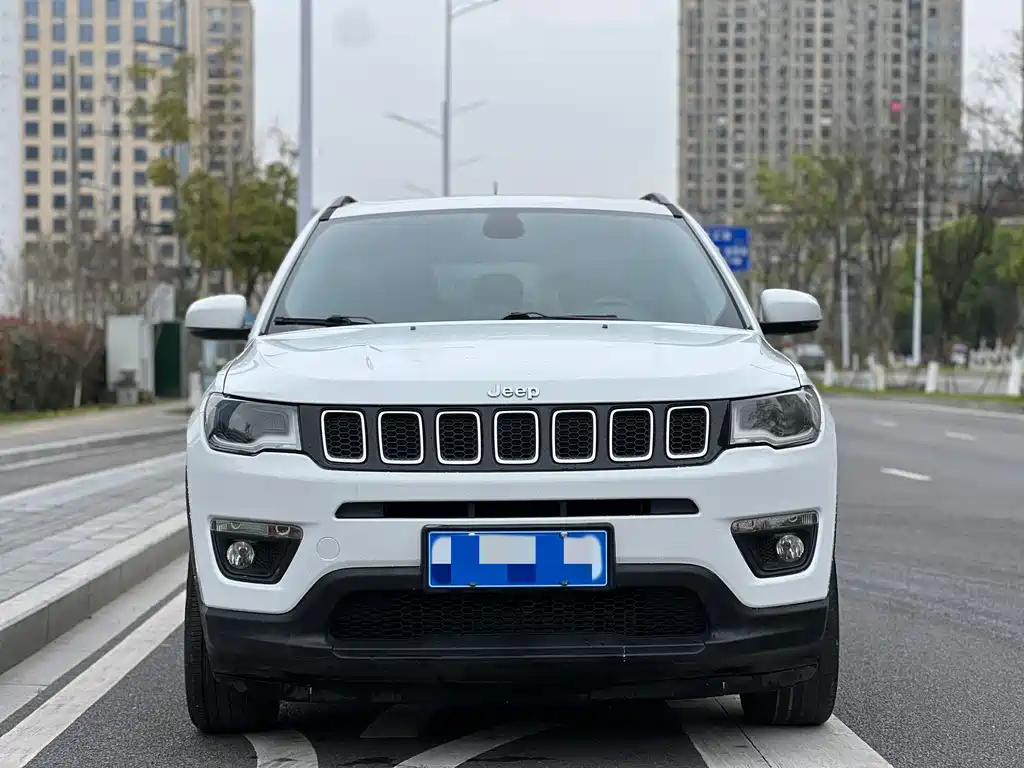 Jeep Compass — фото 2