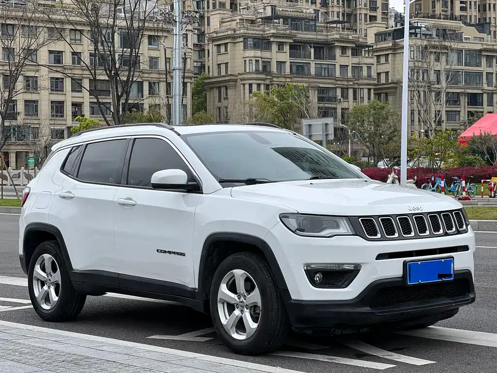 Jeep Compass — фото 3