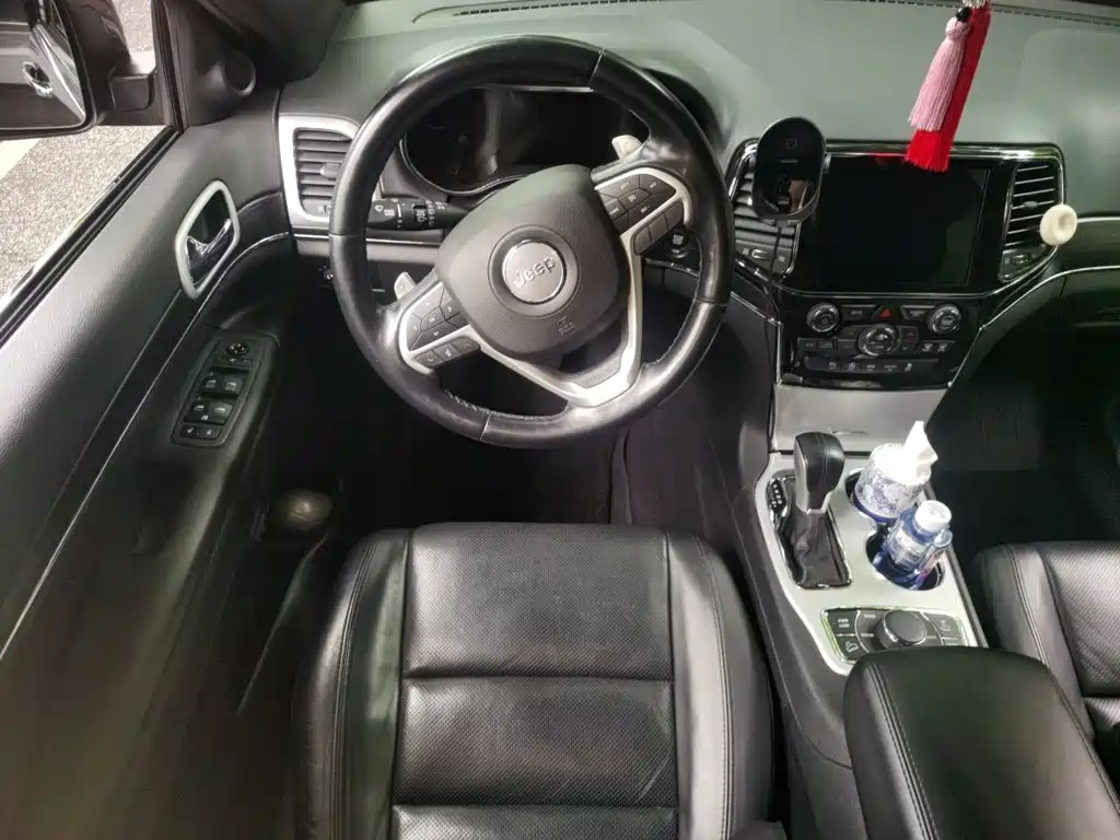 Jeep Grand Cherokee (Import) — фото 3