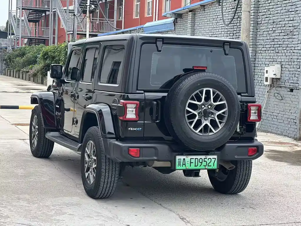 Jeep Wrangler PHEV — фото 13
