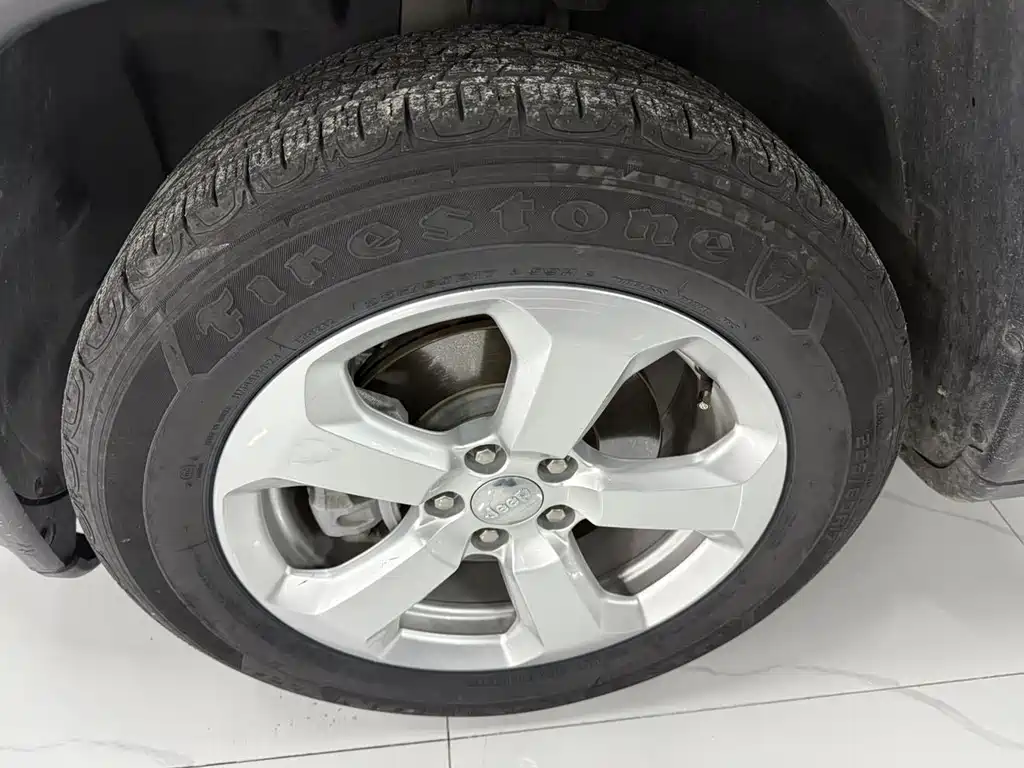 Jeep Compass — фото 19