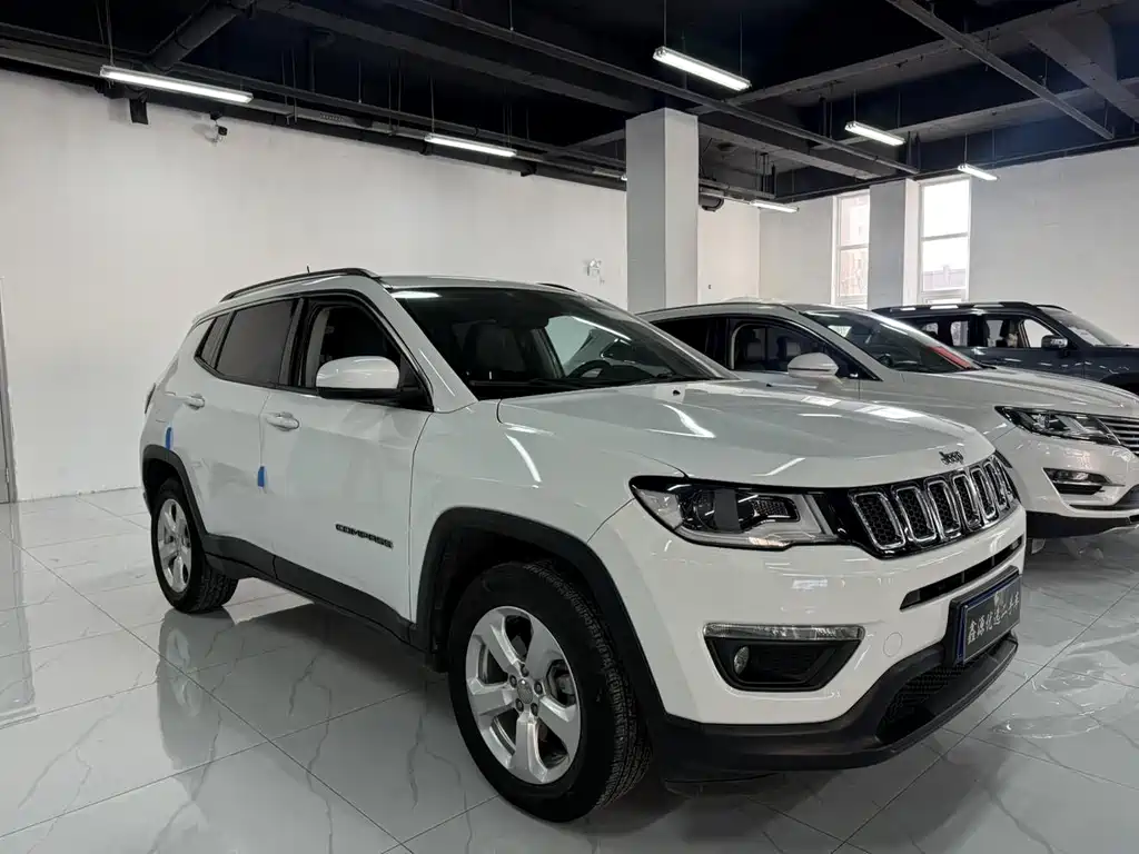 Jeep Compass — фото 3
