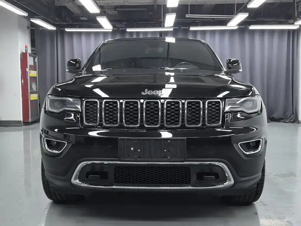 Jeep Grand Cherokee (Import) — фото 2