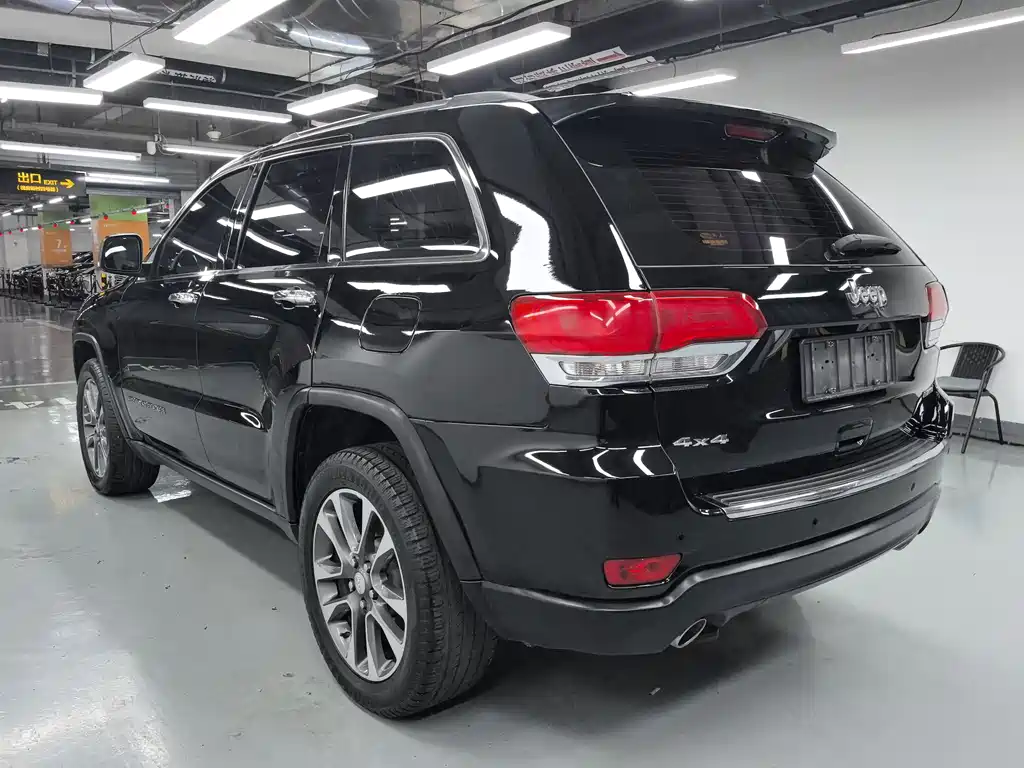 Jeep Grand Cherokee (Import) — фото 14