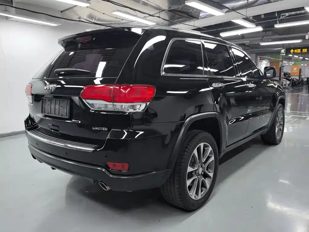 Jeep Grand Cherokee (Import) — фото 15