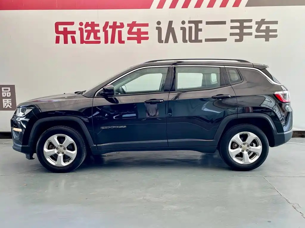 Jeep Compass — фото 2