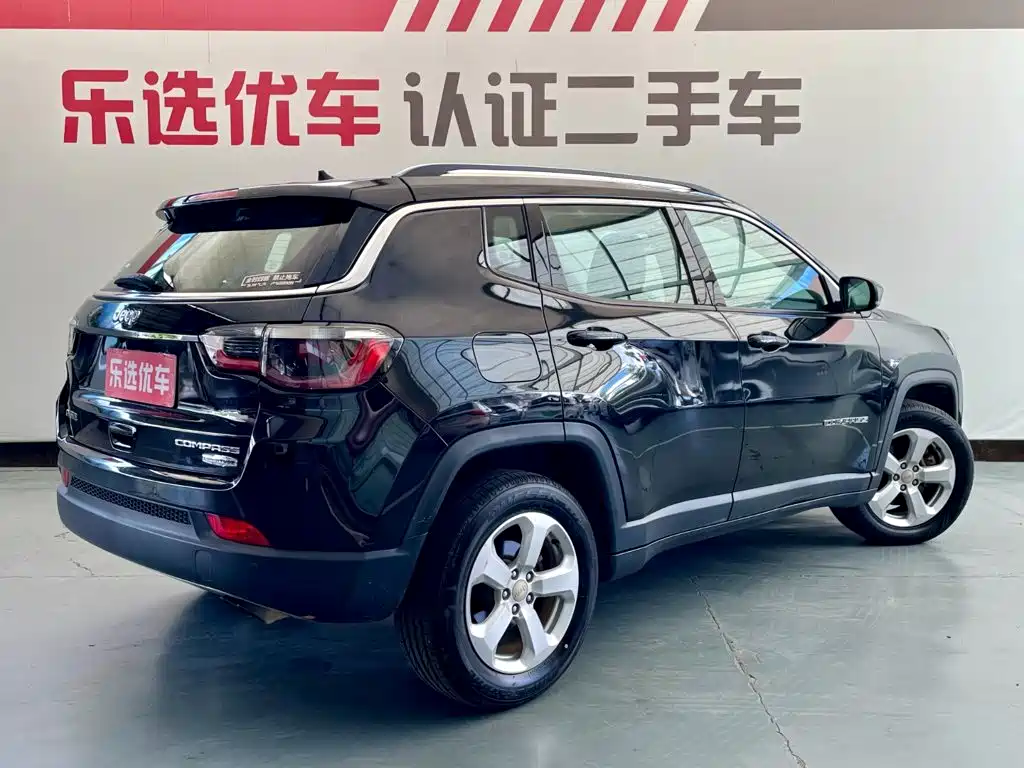 Jeep Compass — фото 4
