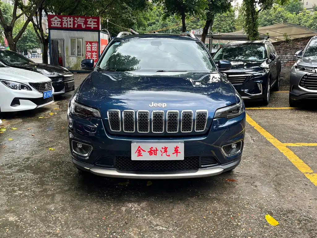 Jeep Cherokee — фото 2