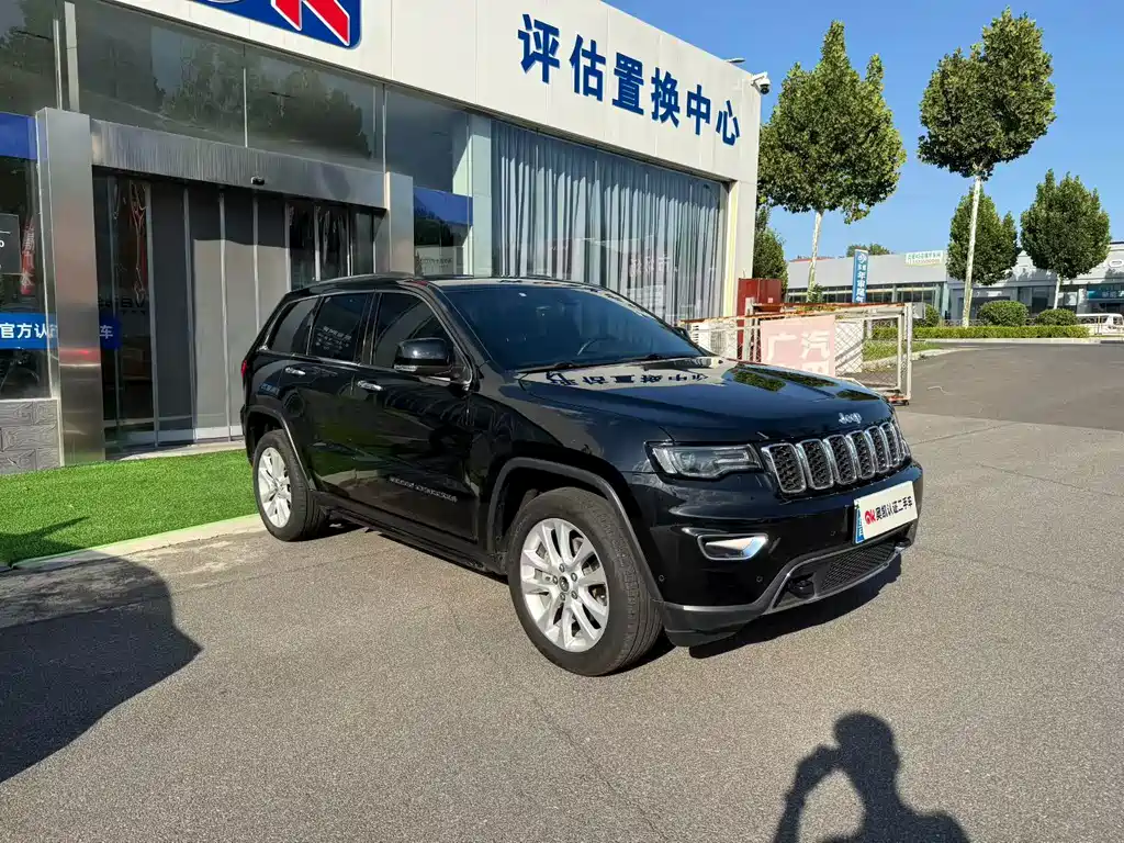 Jeep Grand Cherokee (Import) — фото 2