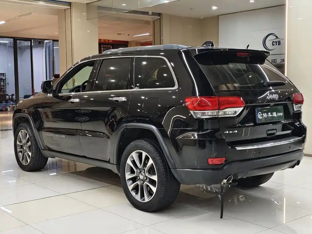 Jeep Grand Cherokee (Import) — фото 15