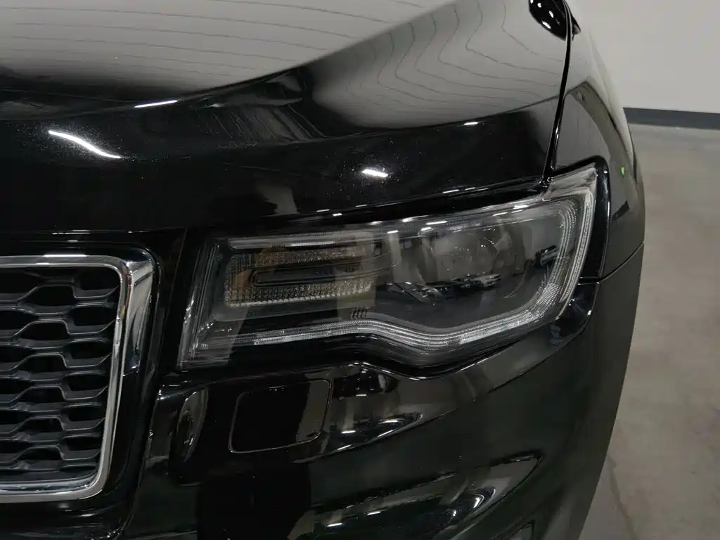 Jeep Grand Cherokee (Import) — фото 7