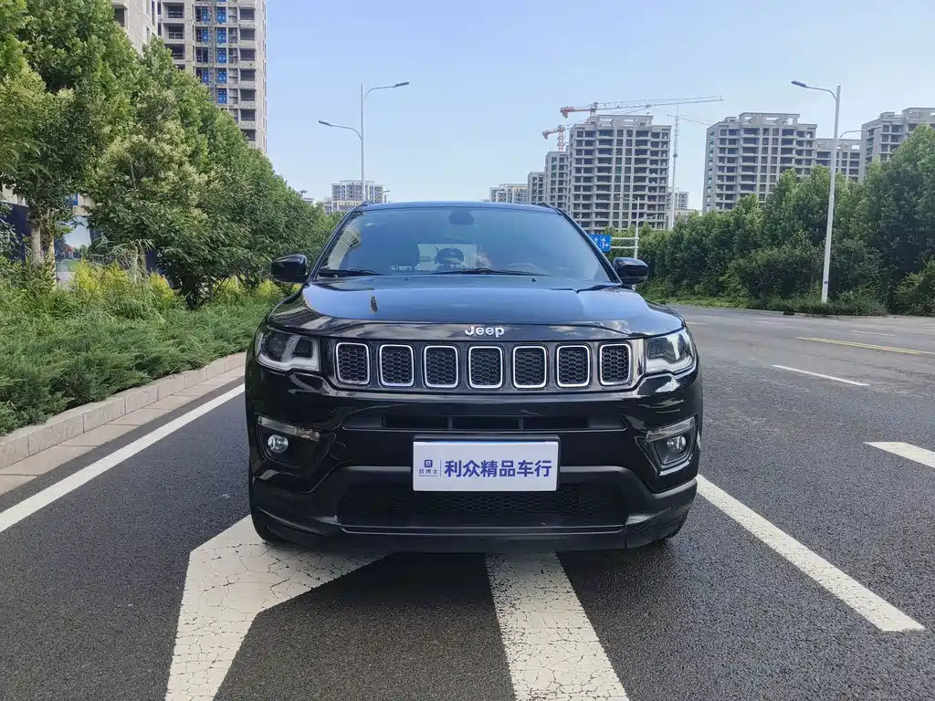 Jeep Compass — фото 2