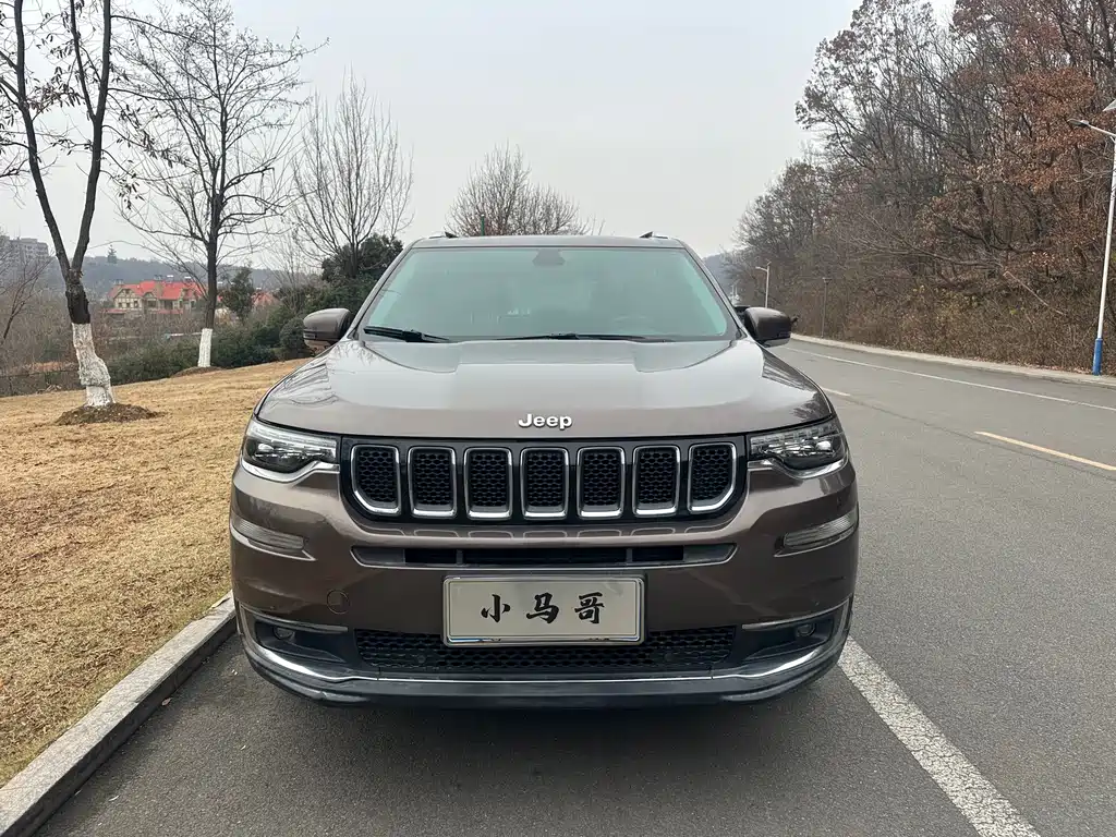 Jeep Grand Commander — фото 2