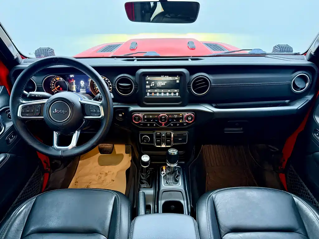 Jeep Wrangler — фото 9