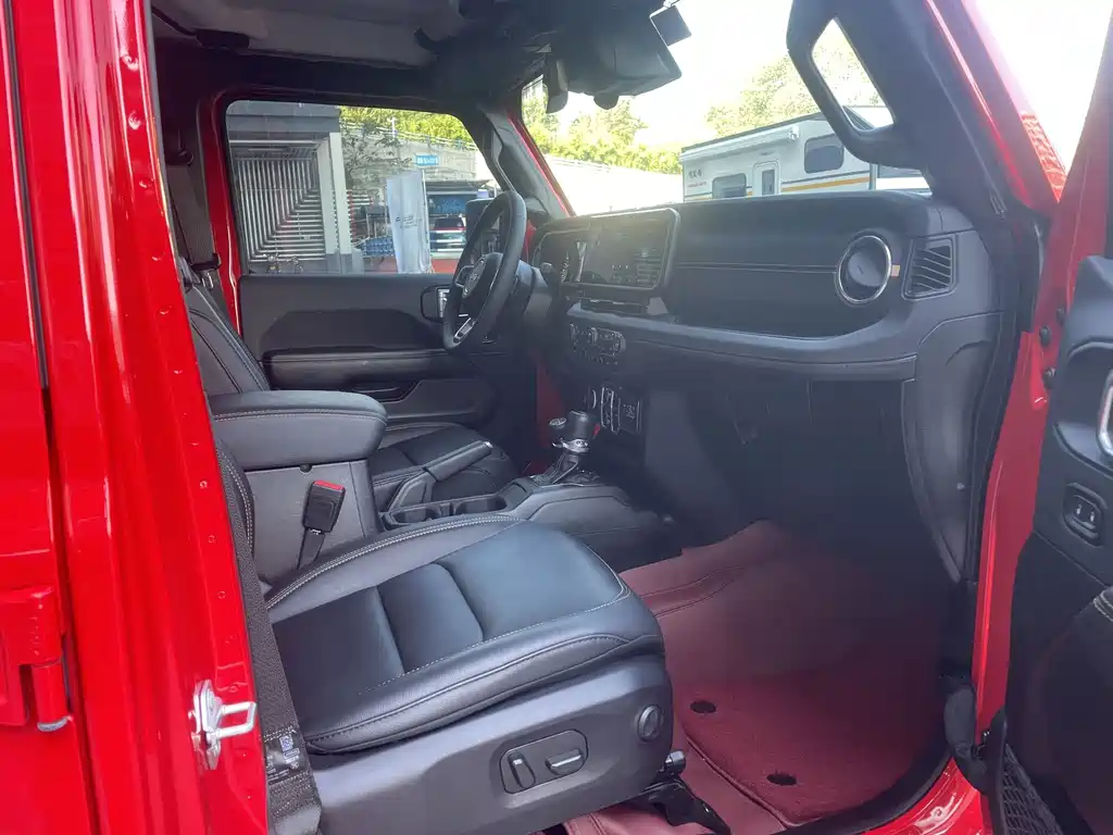 Jeep Wrangler — фото 8