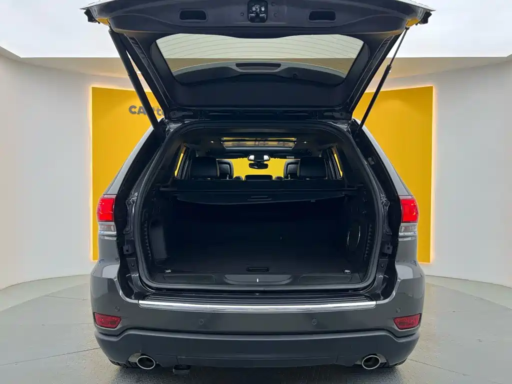 Jeep Grand Cherokee (Import) — фото 4
