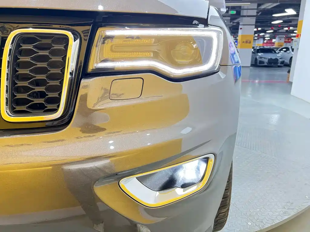 Jeep Grand Cherokee (Import) — фото 9