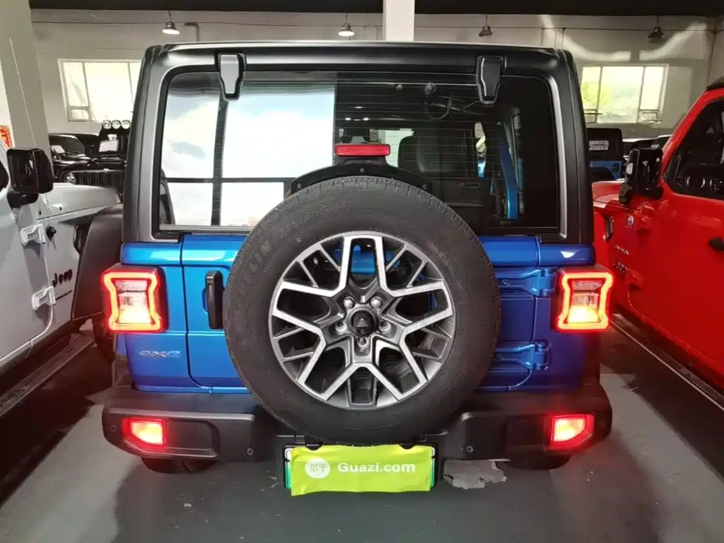 Jeep Wrangler PHEV — фото 6