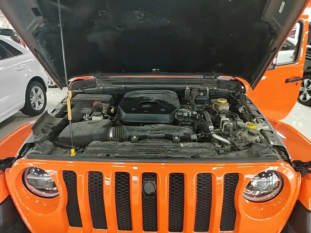 Jeep Wrangler — фото 15