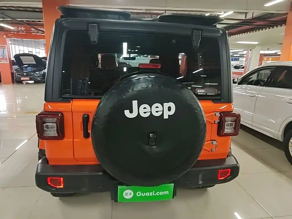Jeep Wrangler — фото 6
