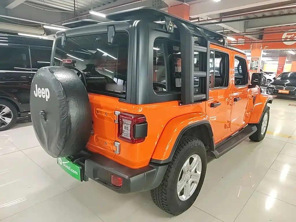 Jeep Wrangler — фото 7