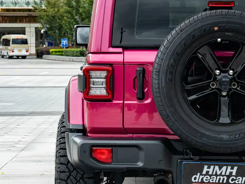 Jeep Wrangler — фото 9