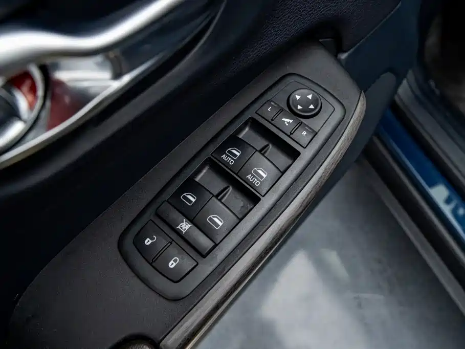Jeep Cherokee — фото 20