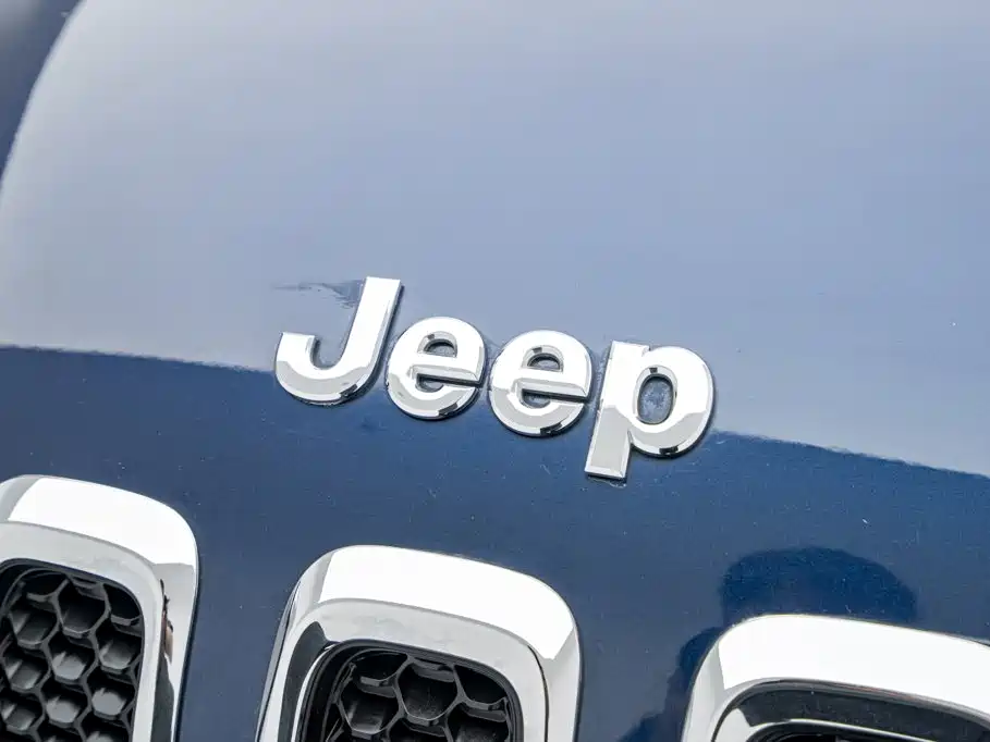 Jeep Cherokee — фото 9