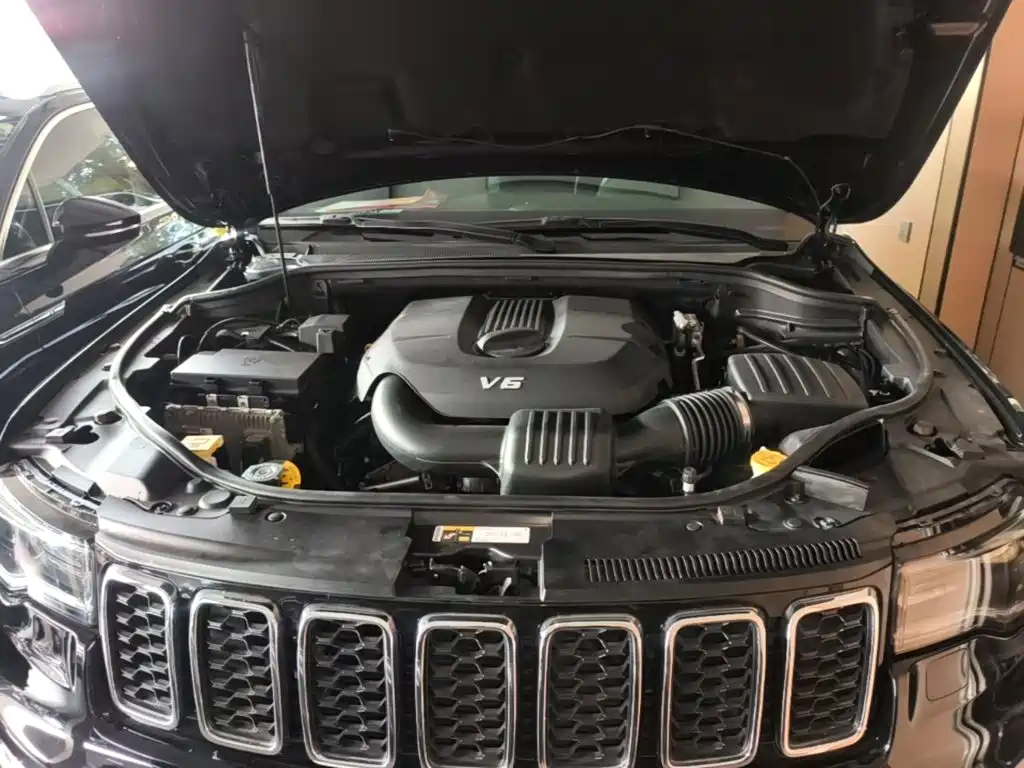 Jeep Grand Cherokee (Import) — фото 20