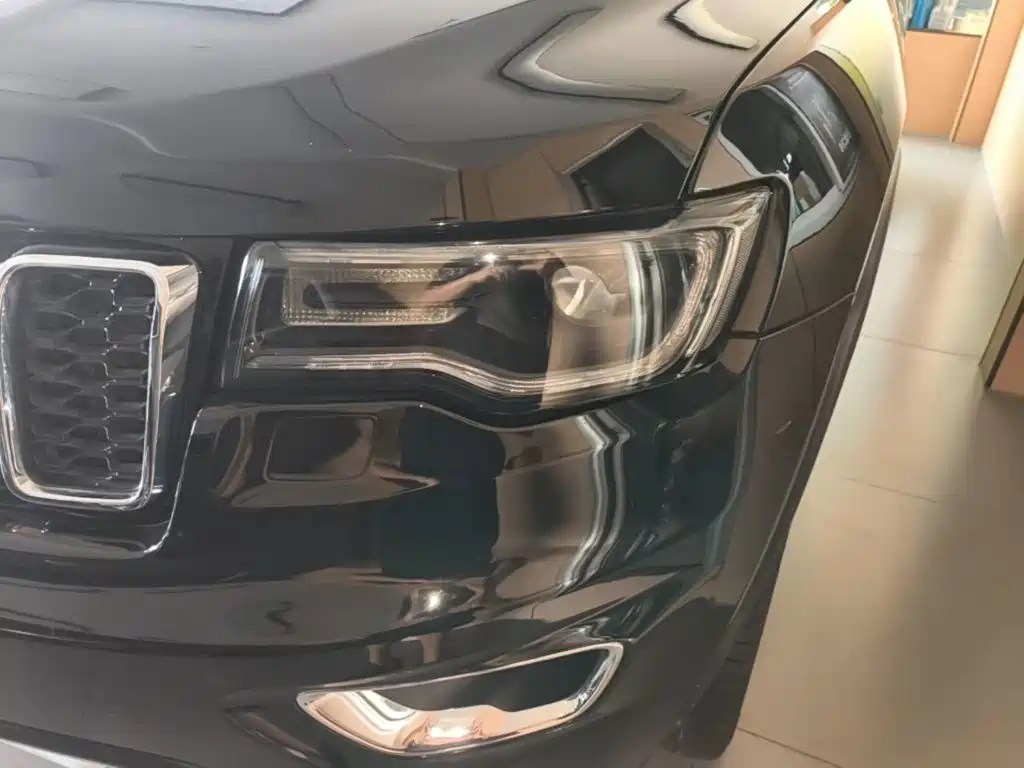 Jeep Grand Cherokee (Import) — фото 24