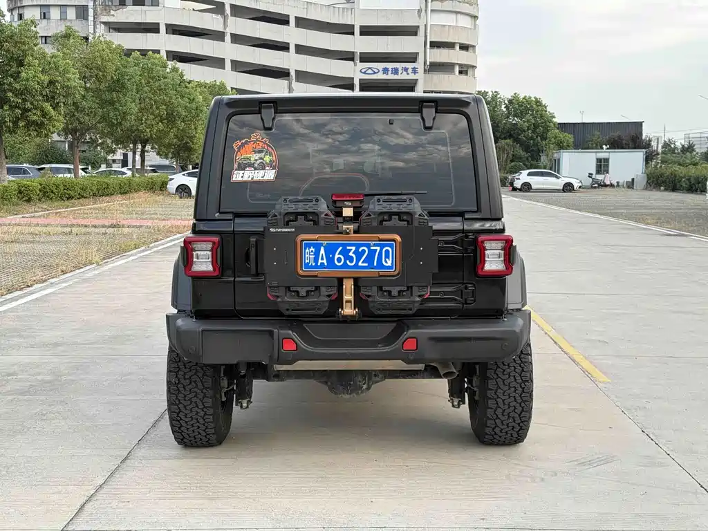 Jeep Wrangler — фото 5