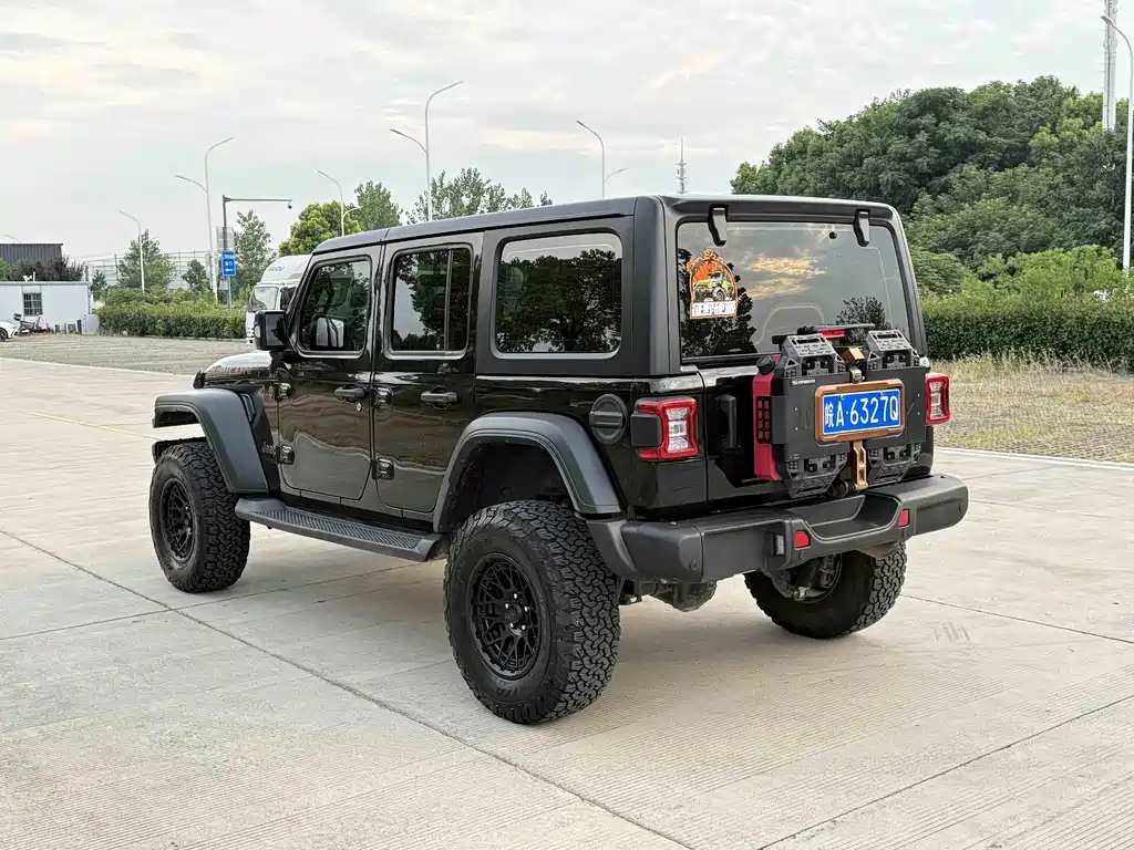 Jeep Wrangler — фото 6