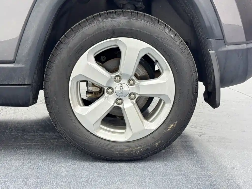 Jeep Compass — фото 17