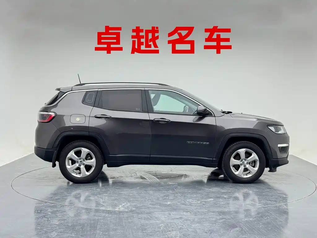 Jeep Compass — фото 3