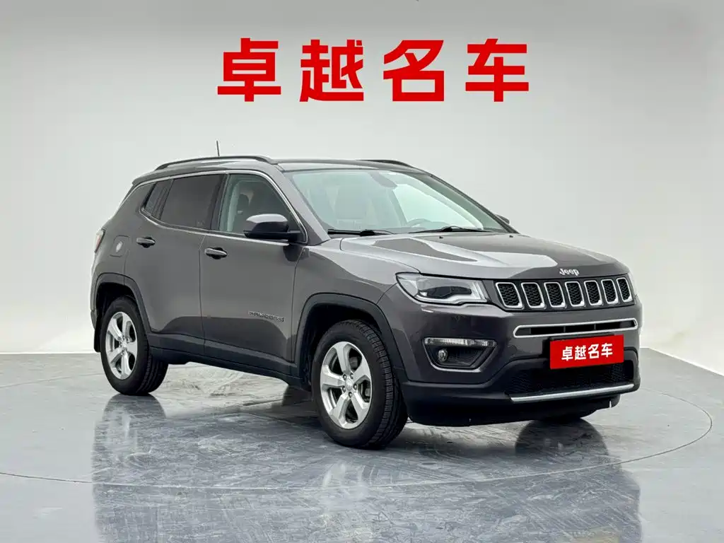 Jeep Compass — фото 4