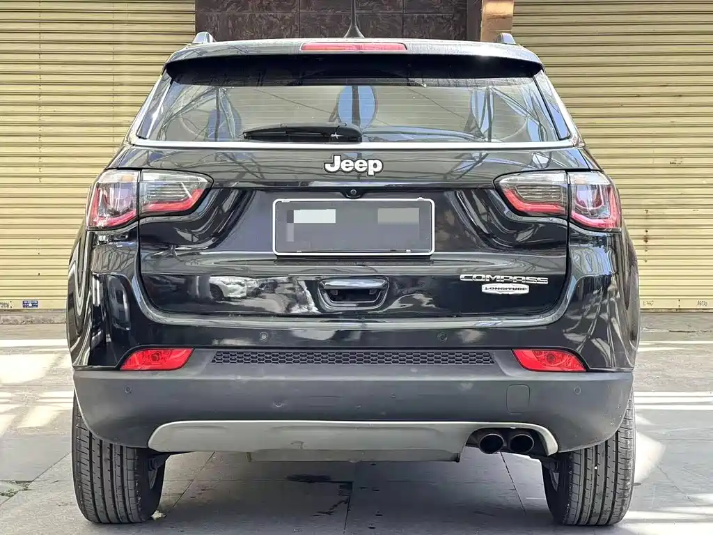 Jeep Compass — фото 8