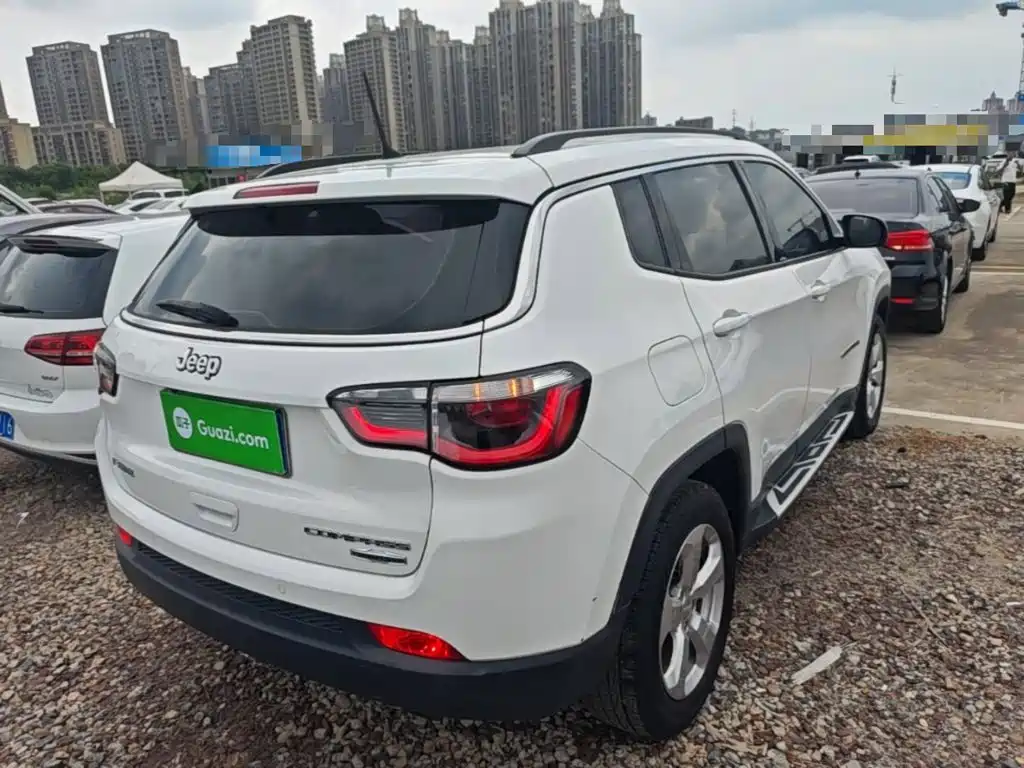 Jeep Compass — фото 7