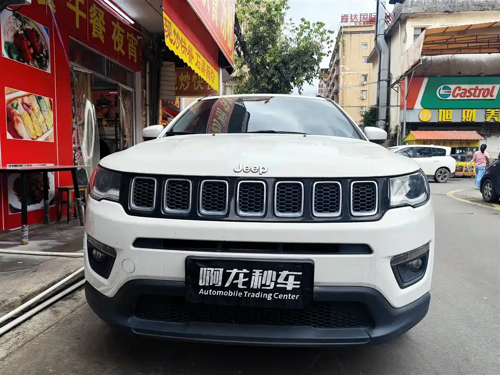 Jeep Compass — фото 2