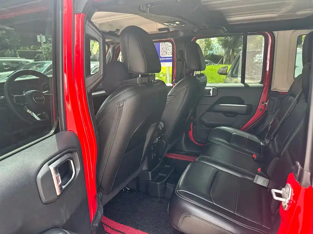 Jeep Wrangler — фото 4